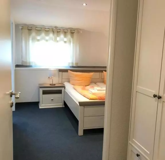 ペンション Gästehaus Elzblick
