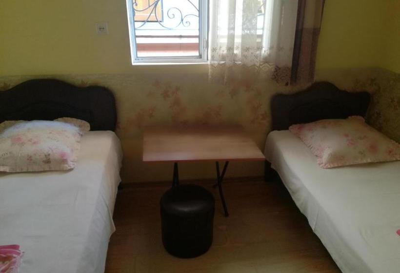 پانسیون Guest House Nino