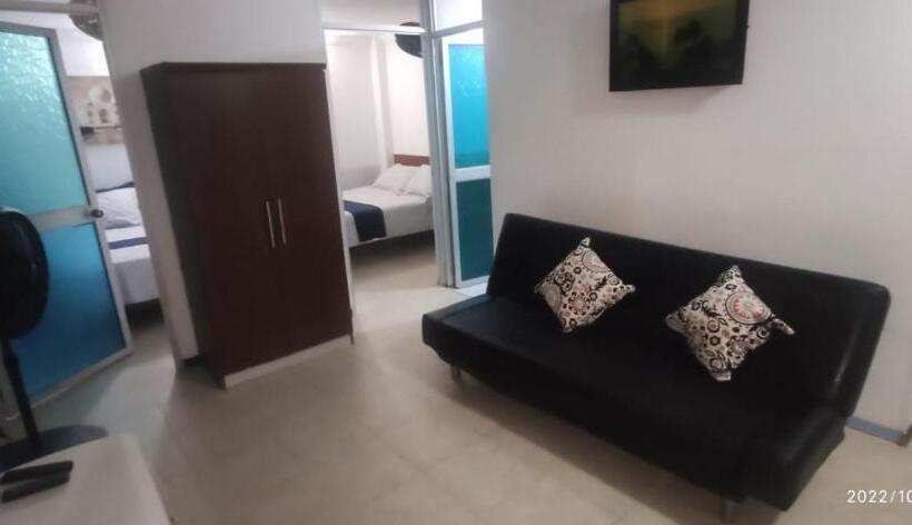 پانسیون Hostal Poseidon Del Mar