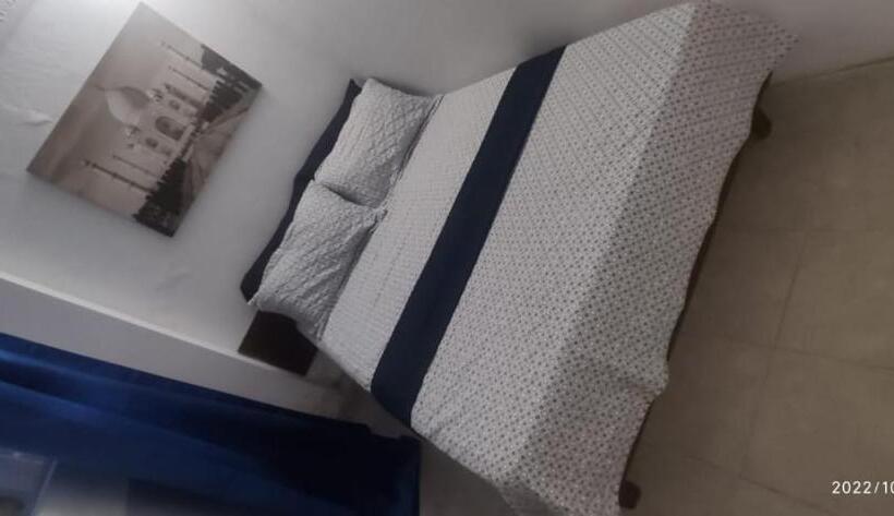 پانسیون Hostal Poseidon Del Mar