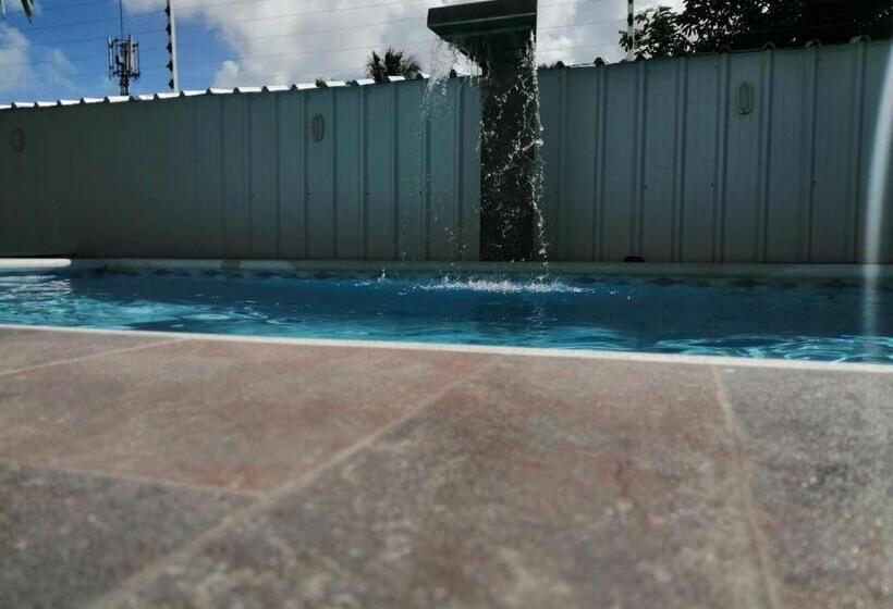 پانسیون Hostal Poseidon Del Mar