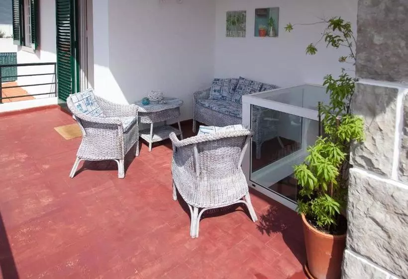 ペンション Parede Guest House