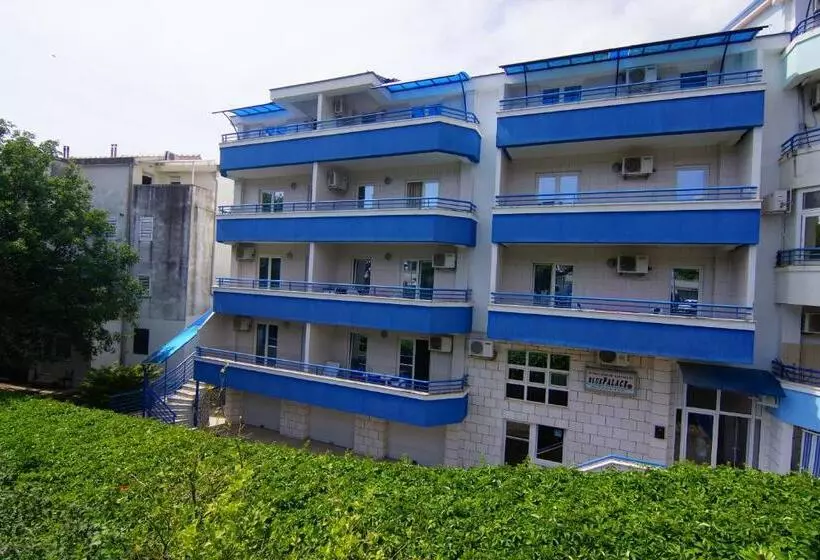 پانسیون Blue Palace Guest House
