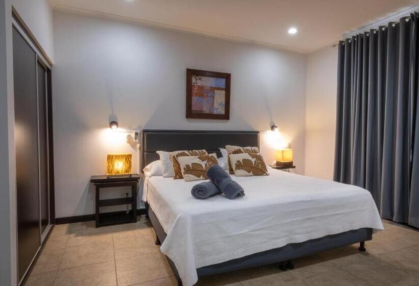 The Palms Ocean Club Resort