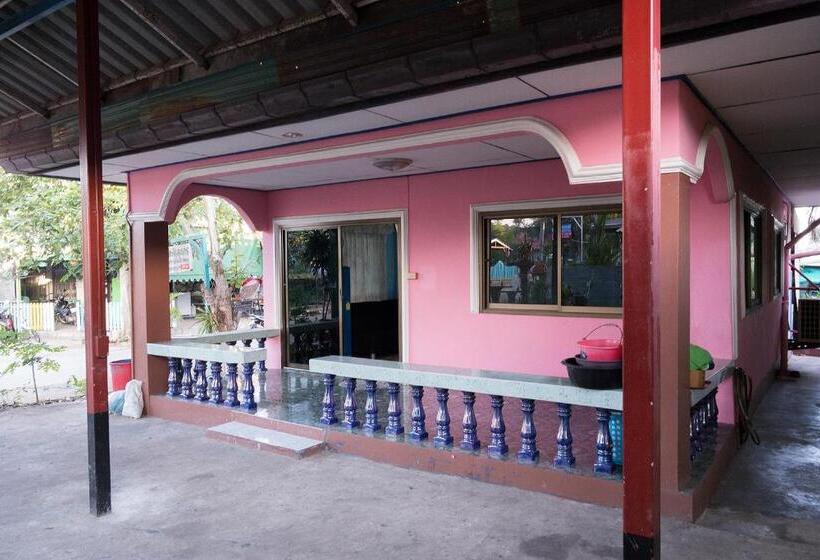 Pensão Rak Ban Kerd House