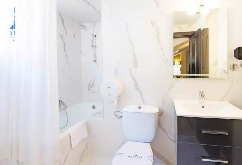 هتل Austria By Pierre & Vacances