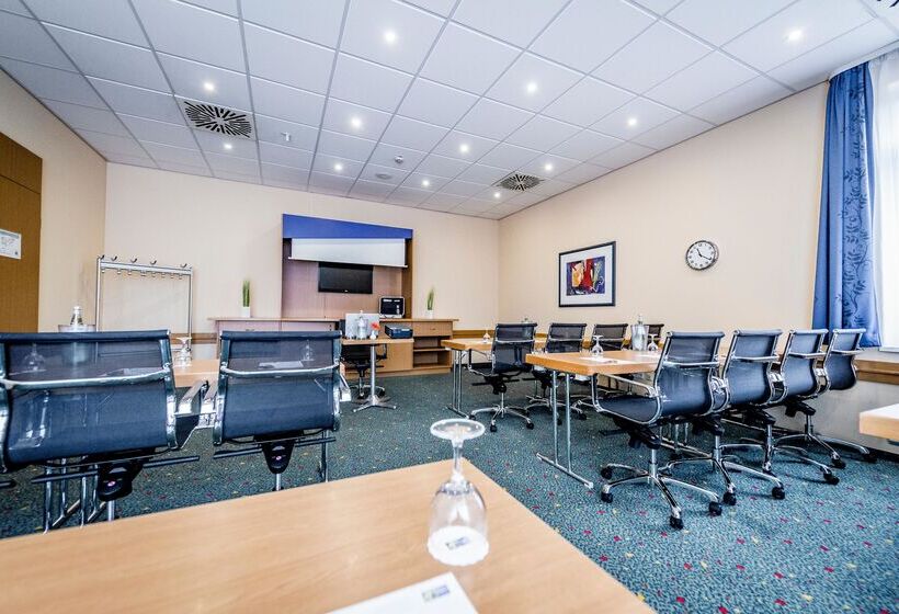 فندق Holiday Inn Express Dortmund, An Ihg