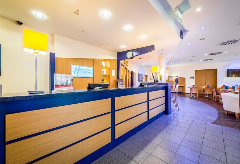 فندق Holiday Inn Express Dortmund, An Ihg