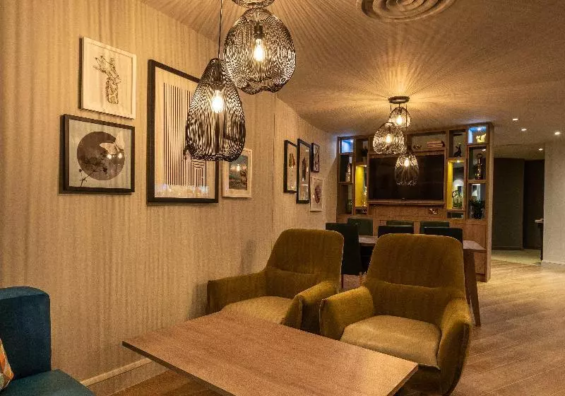 בית מלון כפרי Holiday Inn London Regent S Park, An Ihg