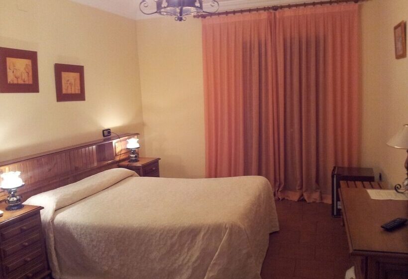 فندق Hospederia Museo Valdepeñas