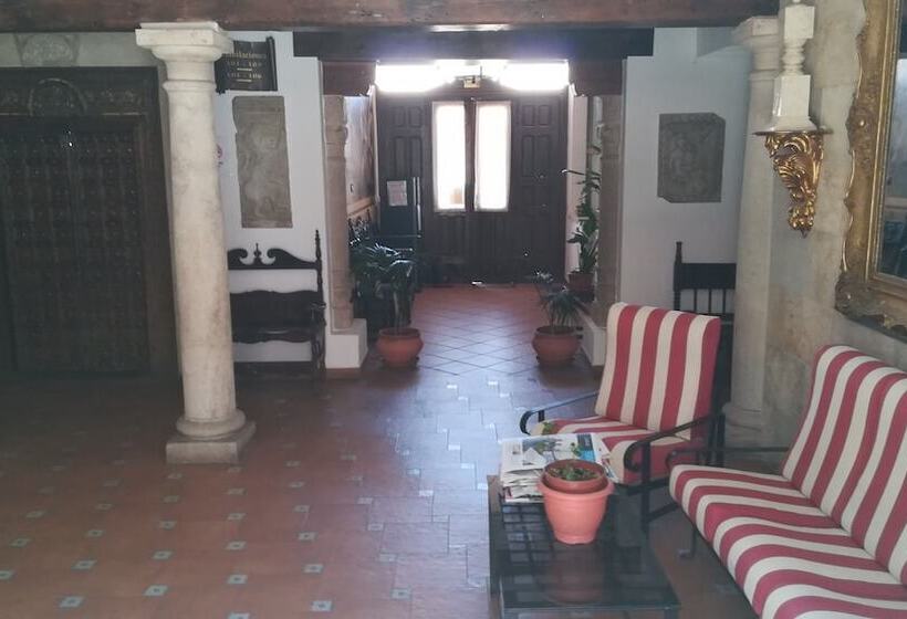 فندق Hospederia Museo Valdepeñas