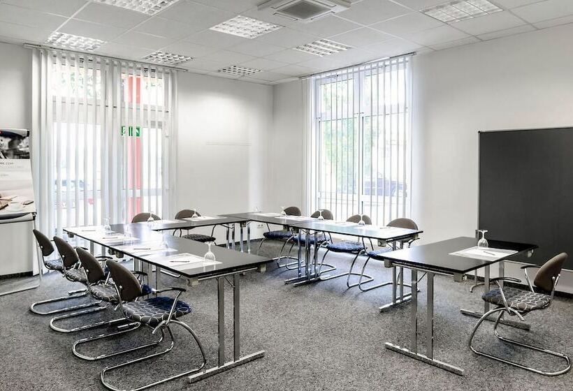 هتل Plaza Inn Regensburg