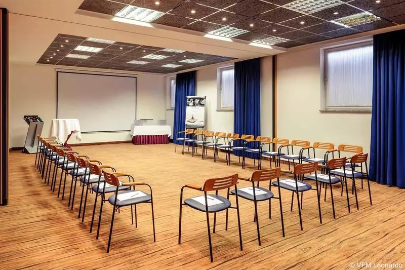 Отель Plaza Inn Regensburg