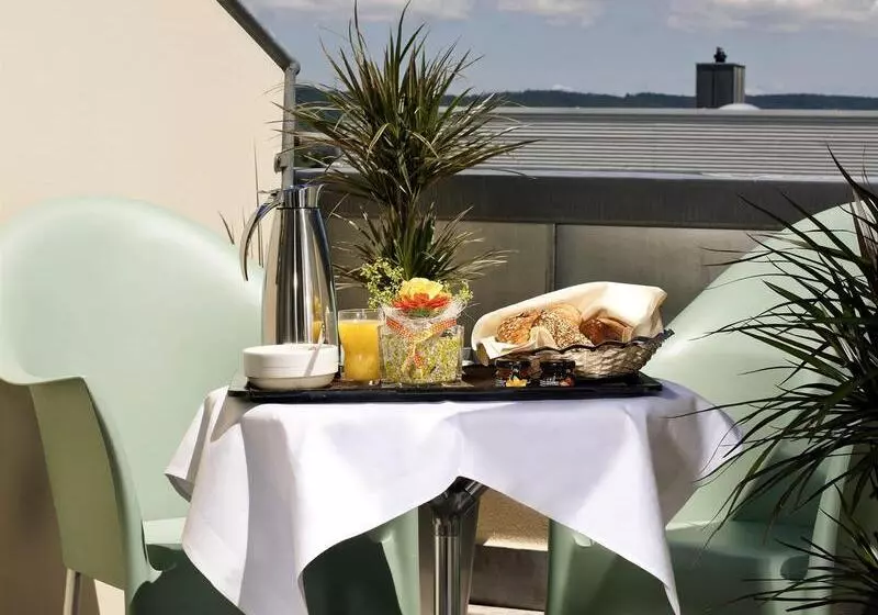 Отель Plaza Inn Regensburg