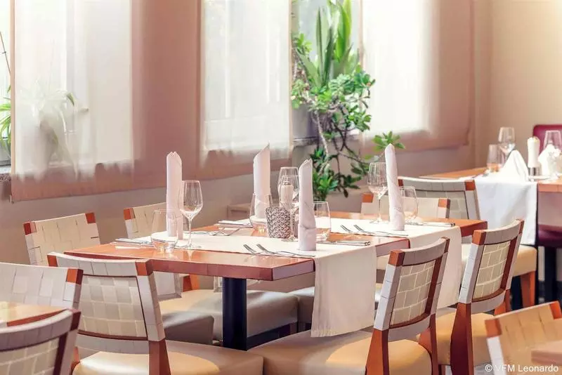 Отель Plaza Inn Regensburg