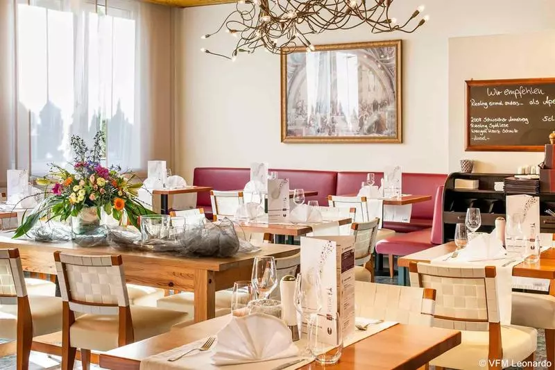 Отель Plaza Inn Regensburg