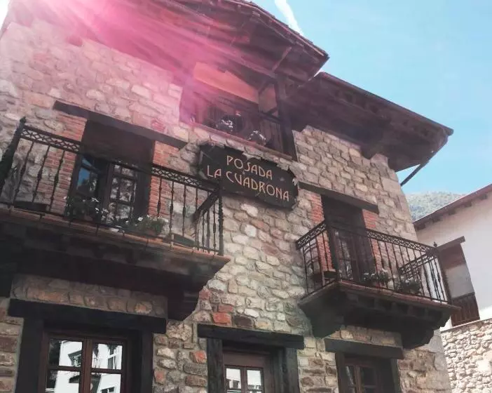 ホテル Posada La Cuadrona