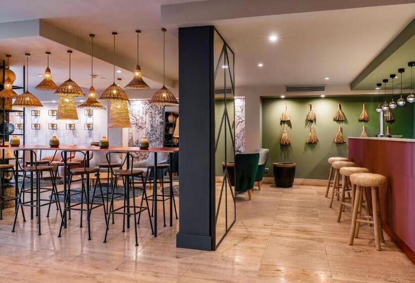 هتل Vincci Puertochico