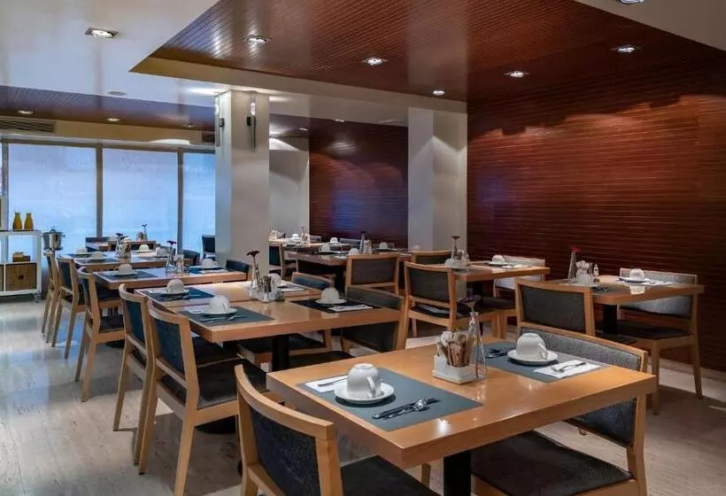 בית מלון כפרי Vincci Puertochico