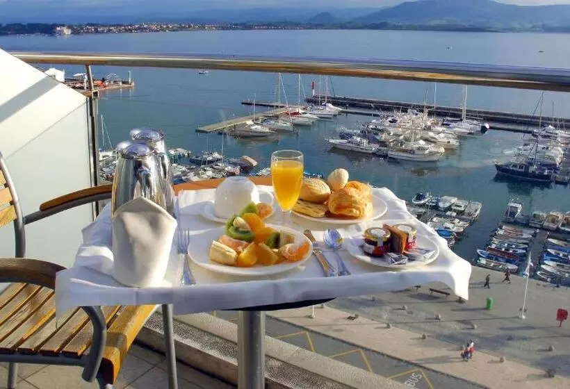 בית מלון כפרי Vincci Puertochico