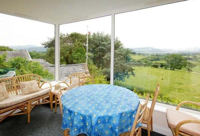 Eryl Cottage In Rowen