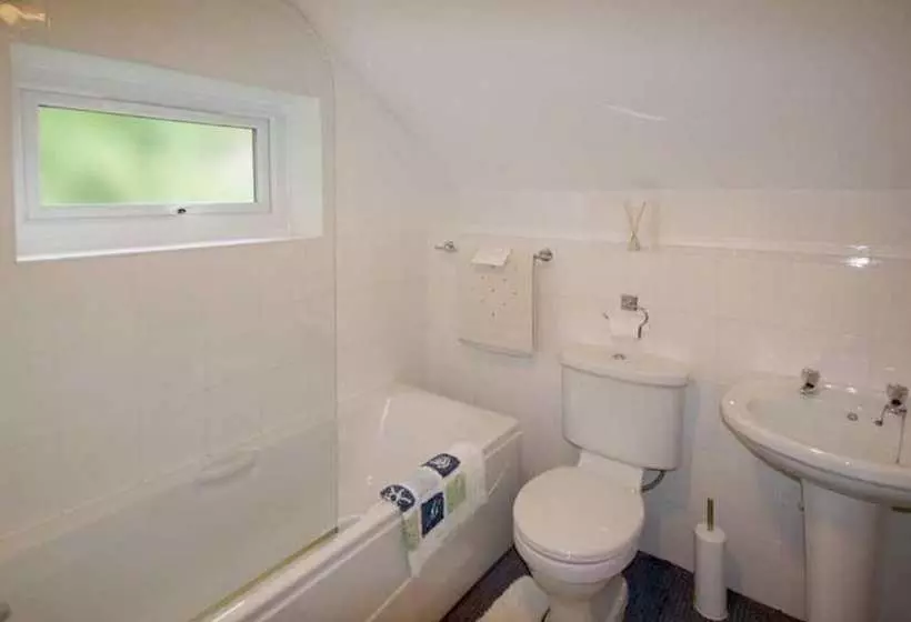 Eryl Cottage In Rowen