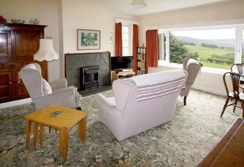 Eryl Cottage In Rowen