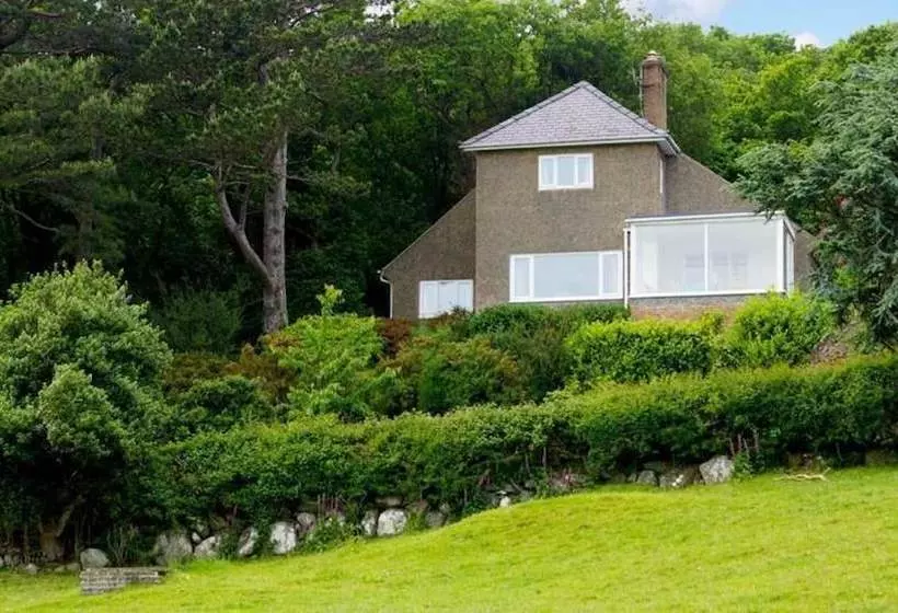 Eryl Cottage In Rowen