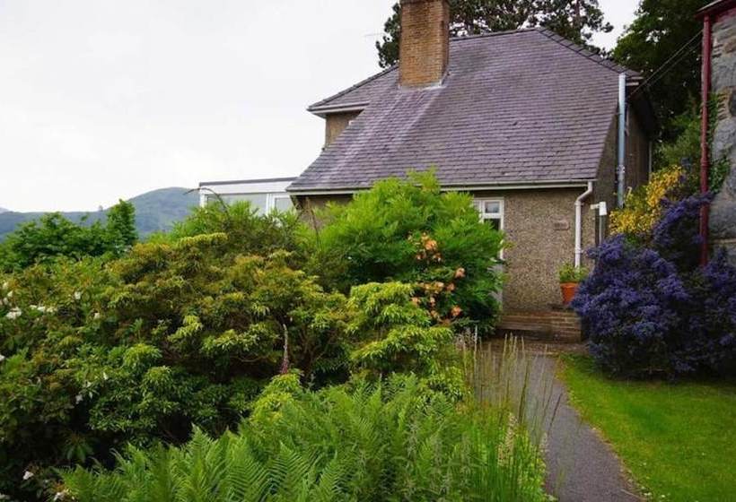 Eryl Cottage In Rowen
