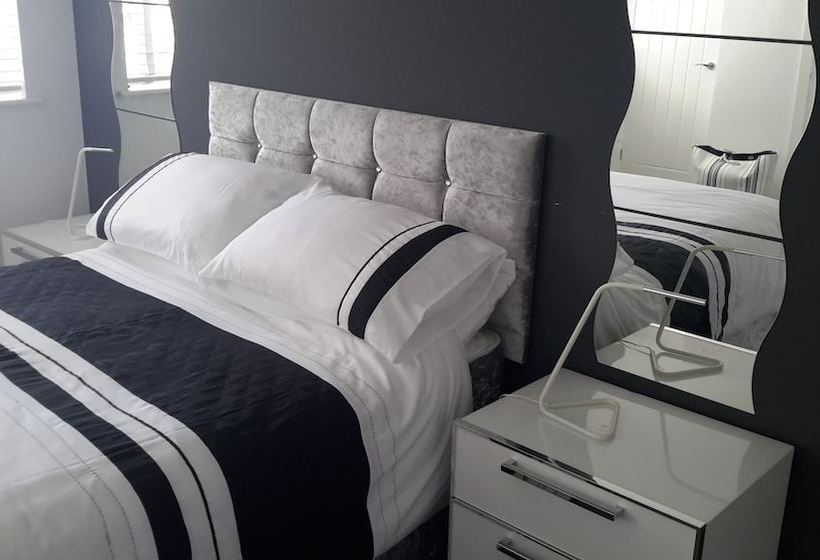 No. 4 Beach Cottages