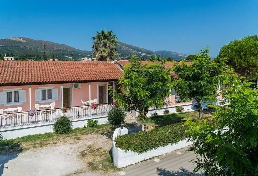 Roussa's Apartments