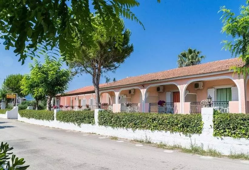 Roussa's Apartments