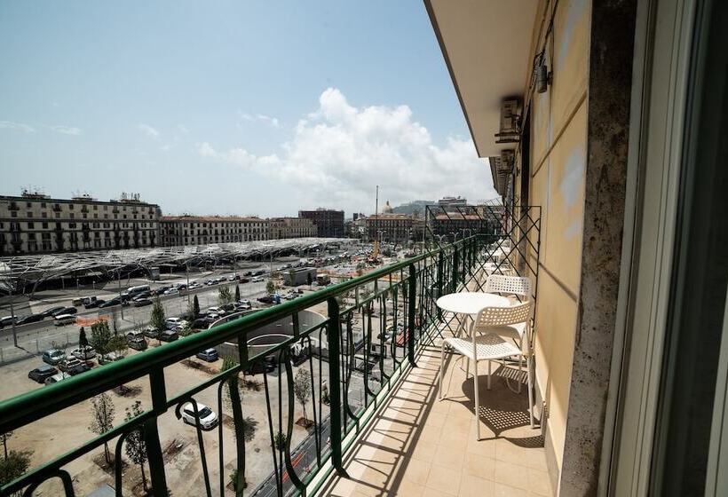 هتل B&b Metropolitan