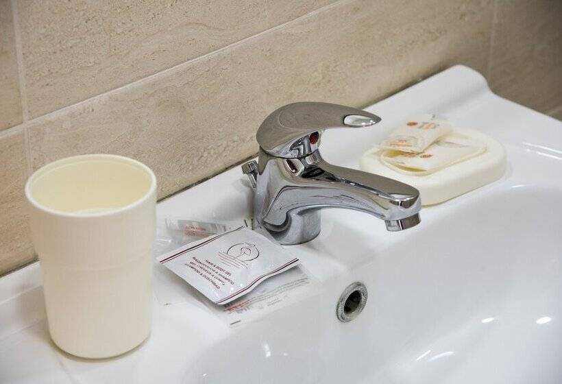 هتل B&b Metropolitan