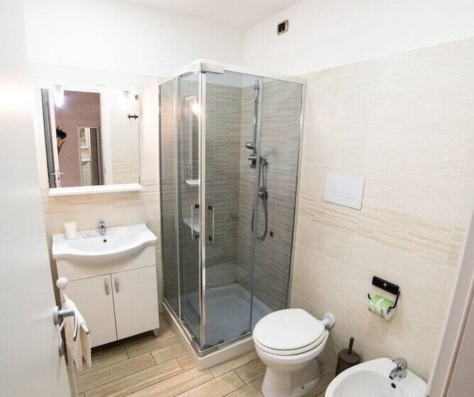 هتل B&b Metropolitan