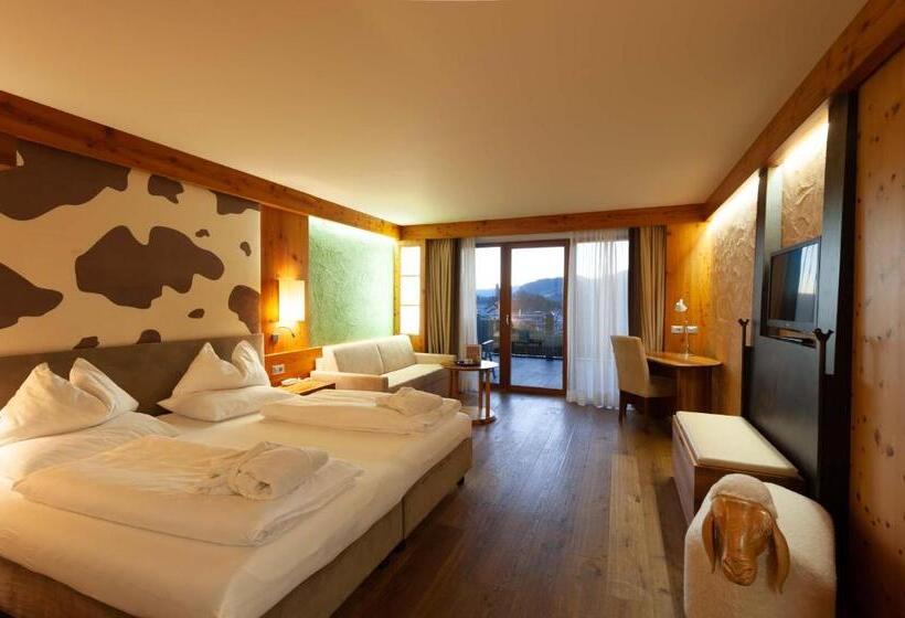 هتل Emmy Five Elements