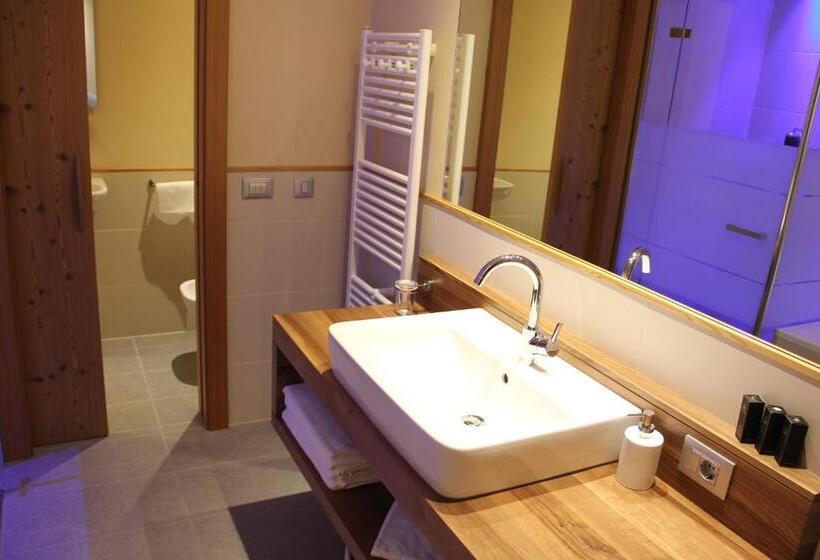 هتل Emmy Five Elements