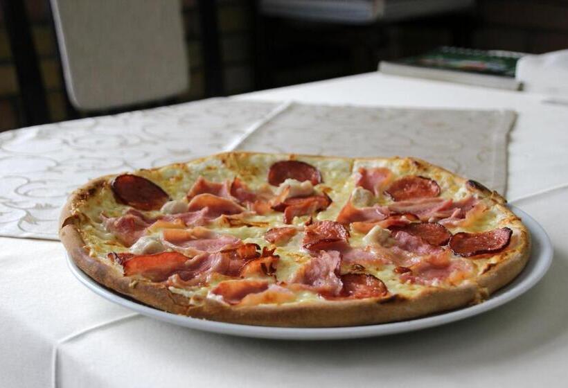 Astoria Hotel & Restaurant