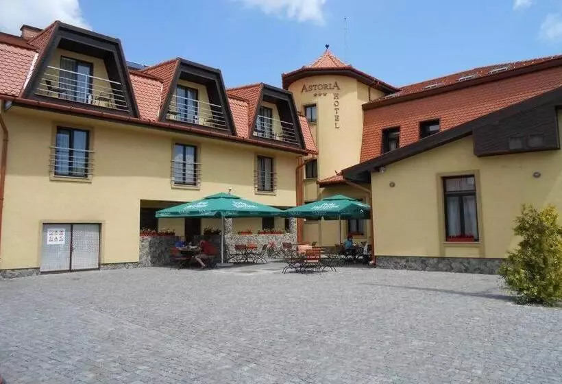 Astoria Hotel & Restaurant