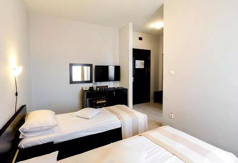 Astoria Hotel & Restaurant