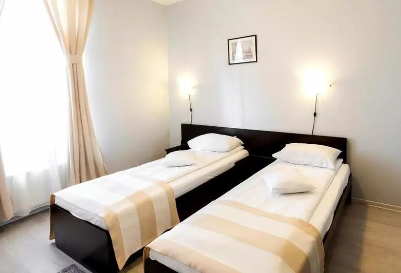 Astoria Hotel & Restaurant