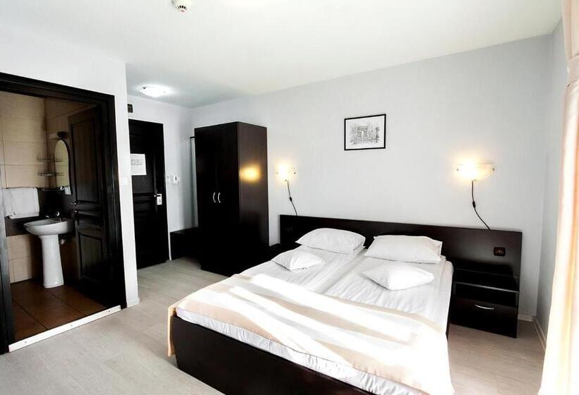 Astoria Hotel & Restaurant