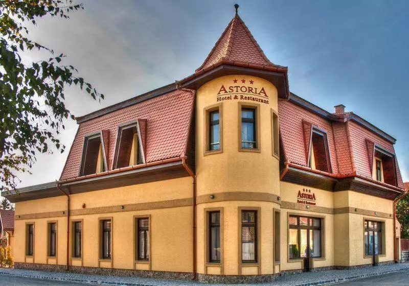 Astoria Hotel & Restaurant