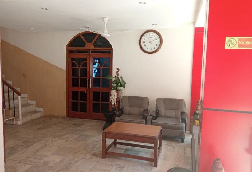 فندق Triund Trek