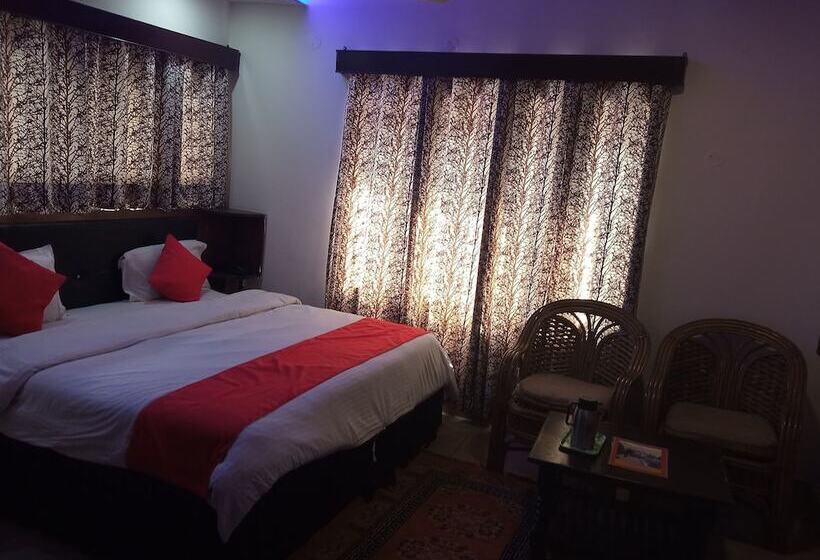 فندق Triund Trek