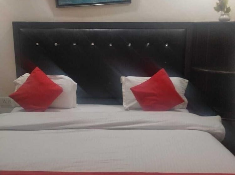 فندق Triund Trek