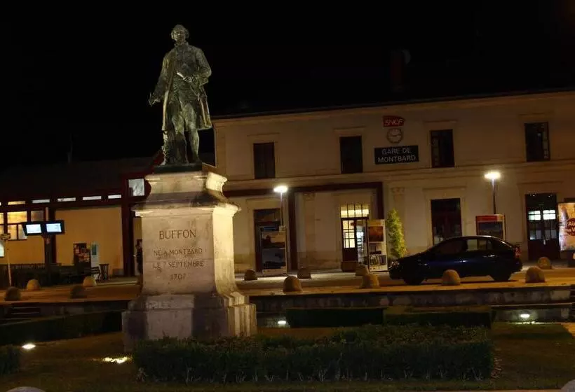 Hotelli Hôtel Restaurant Les Templiers
