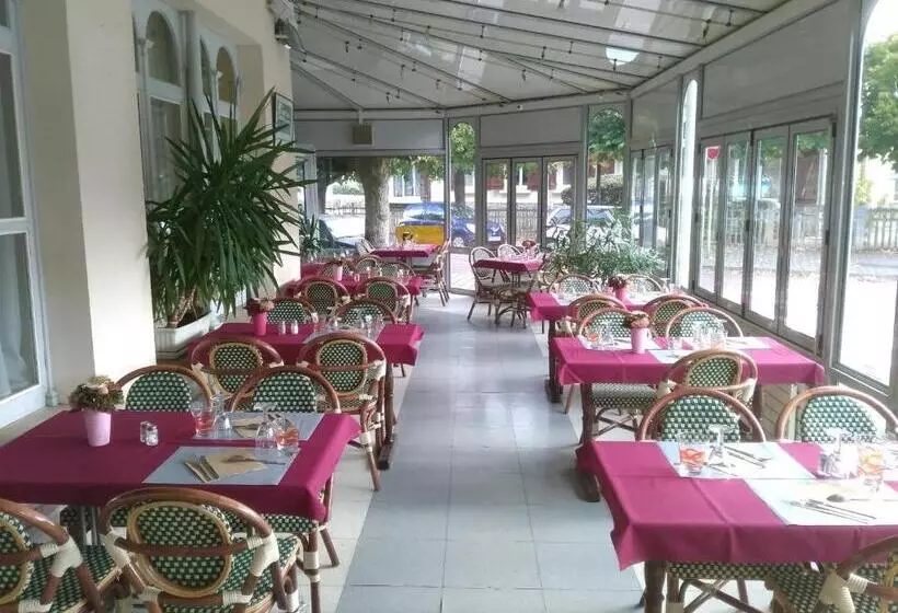 Hotelli Hôtel Restaurant Les Templiers