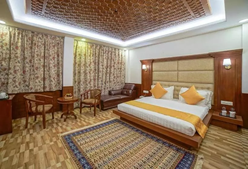 هتل The Grand Kaisar