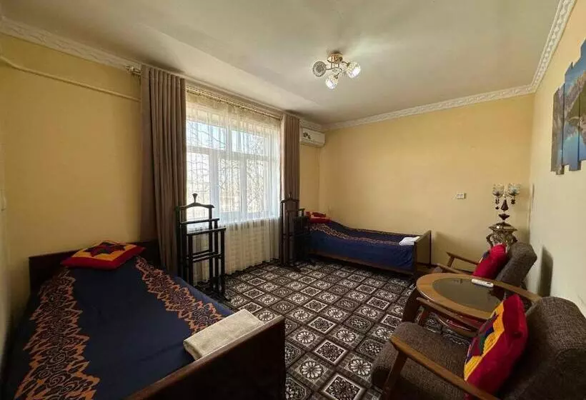 Majatalo Guest House Nika, Nukus